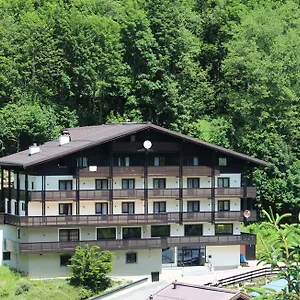 panorama-landhaus.saalbachhinterglemmhotels.com/